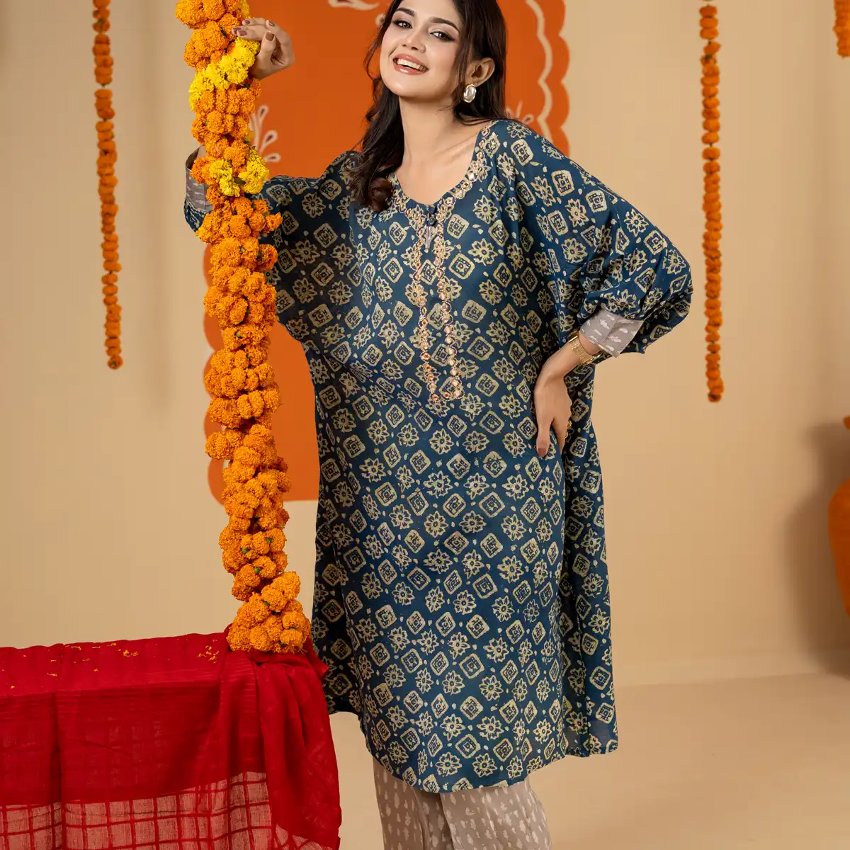 Women's Festive Ethnic Wear Printed Kurti Set with Coordinated Straight Pants