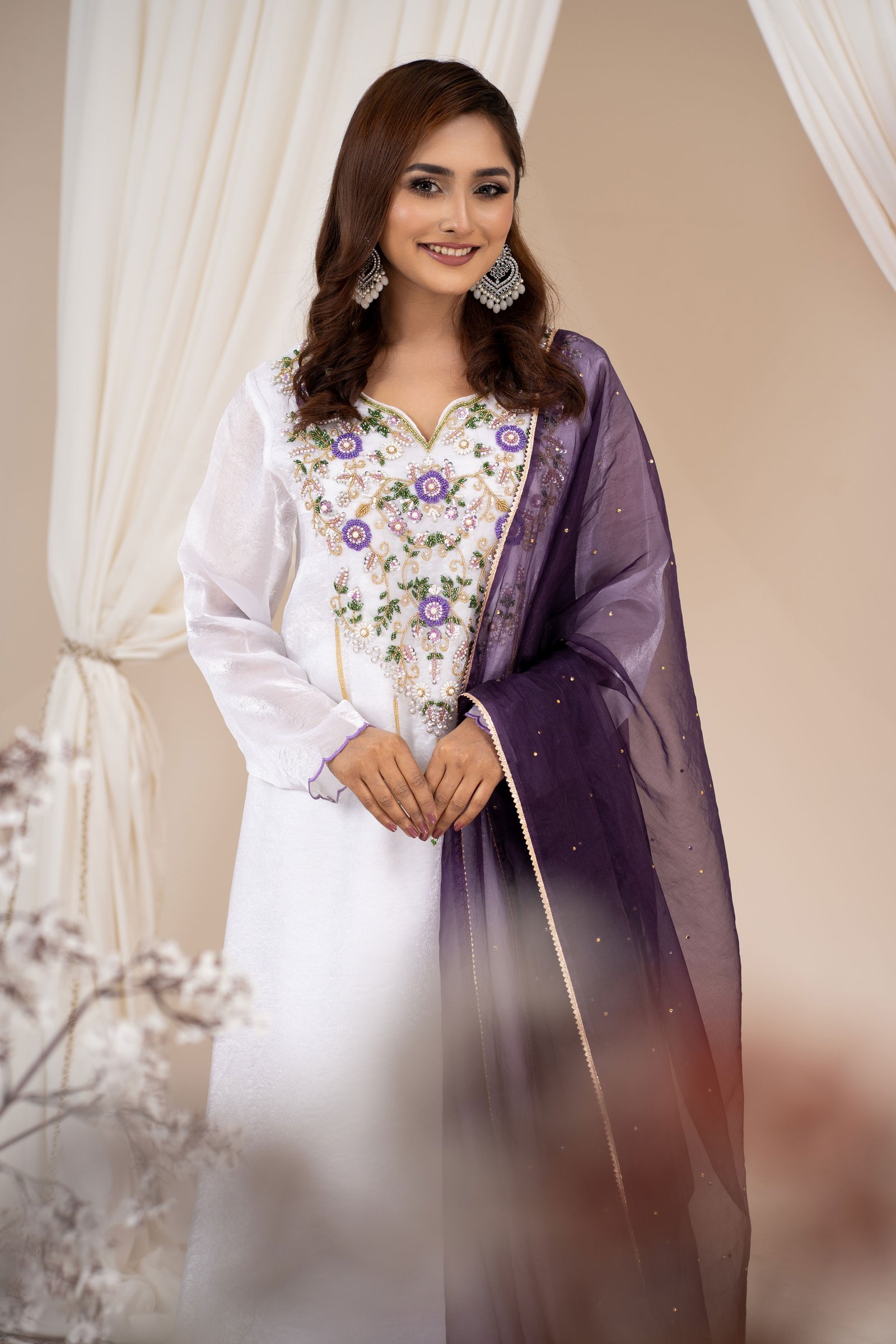 Elegant Organza Silk Floral Embroidered 3-Piece Suit Set for Women White gallery image
