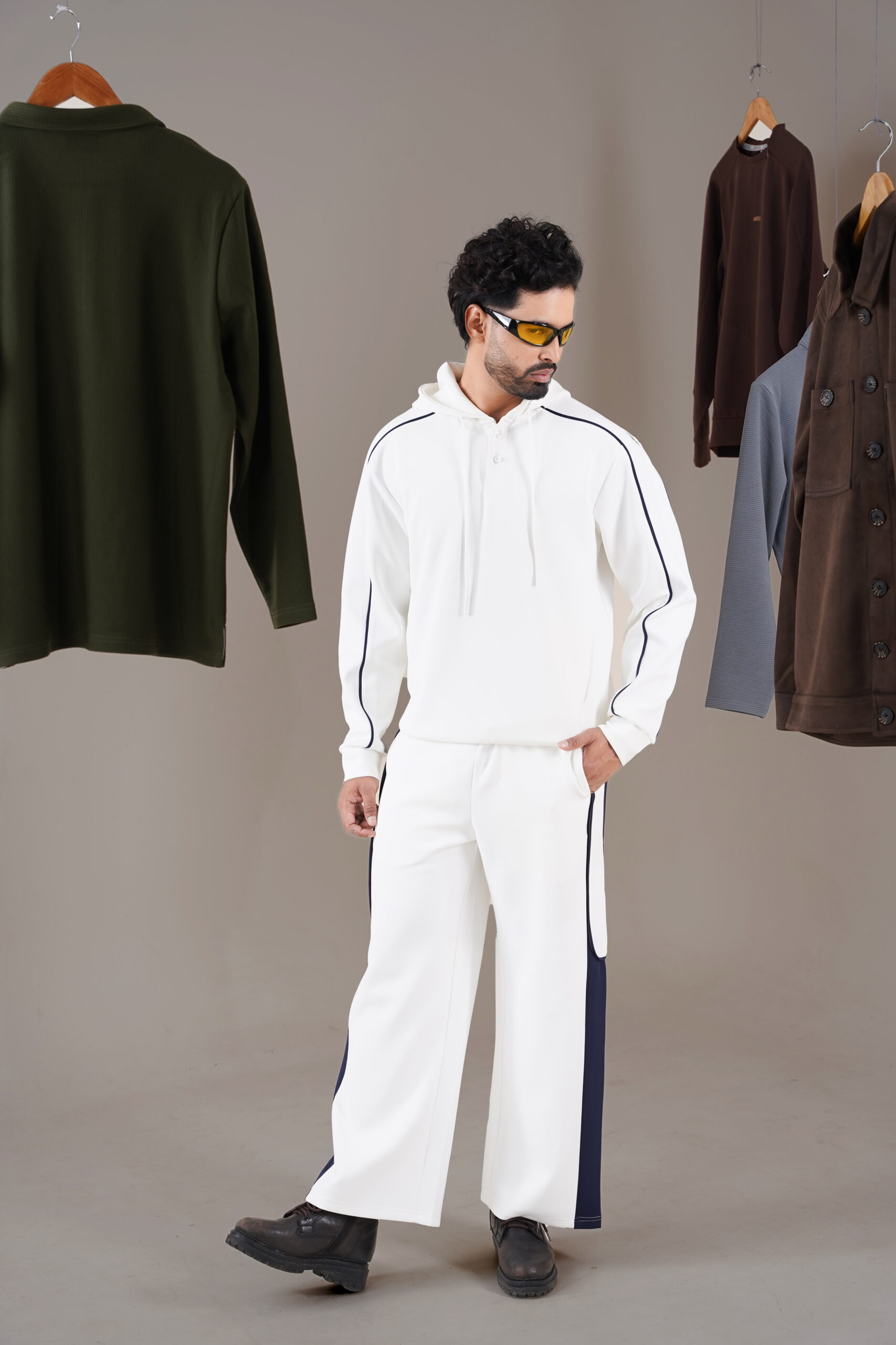 ARI02612 Men's Premium Winter Tracksuit Set with Soft Fleece Comfort and Athletic Side Panel Design - Image 1